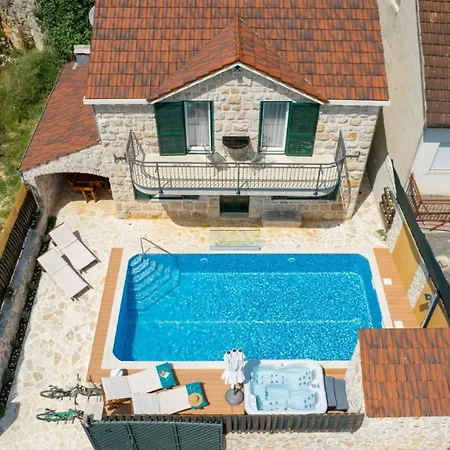 ヴィラ Old House - Makarska By Guide Šumet
