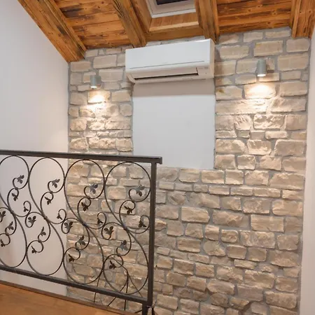 Old House - Makarska By Guide * Šumet
